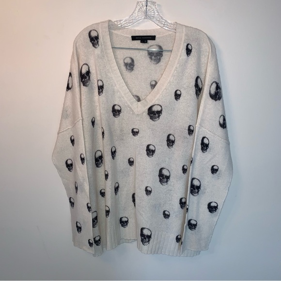 360 Cashmere Chalk Jolie V Neck Skull Sweater L - Picture 2 of 9